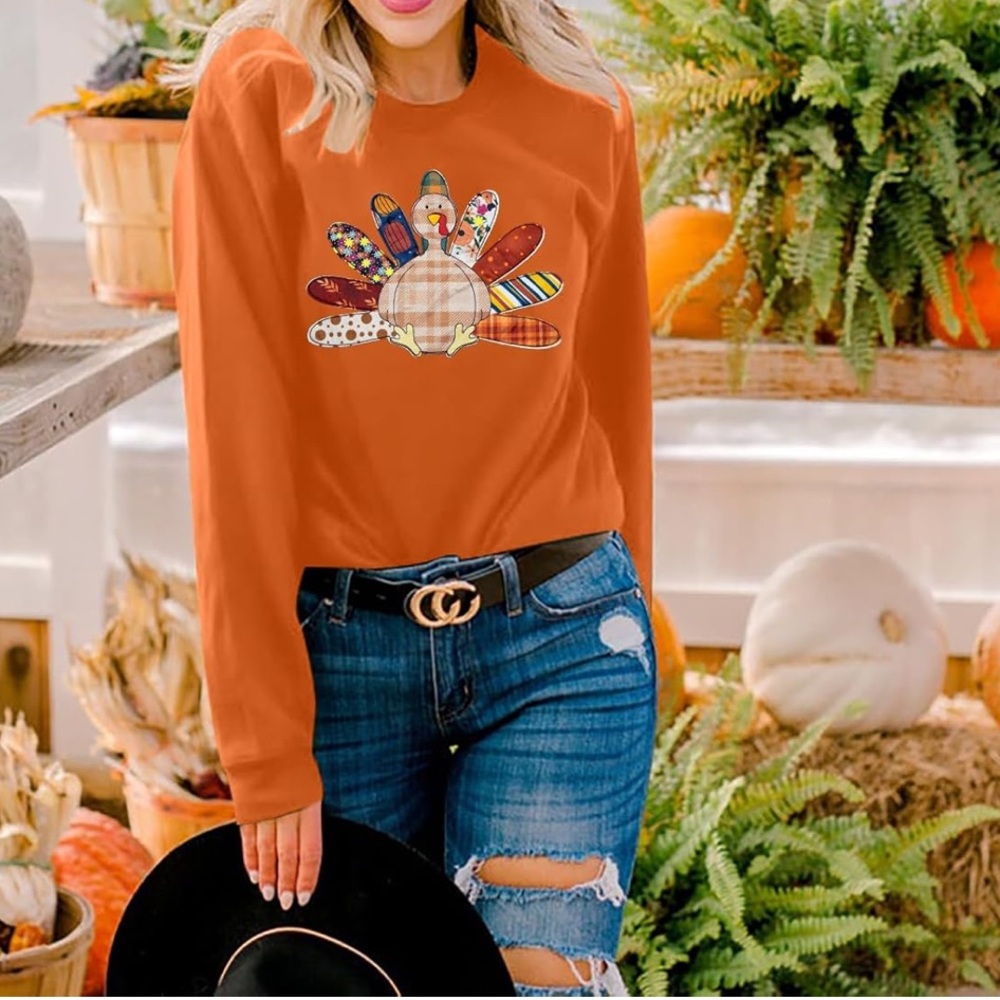 NWOT UNIQUEONE Thanksgiving Sweatshirt Women TurkeyGobble Til You Wobble Large